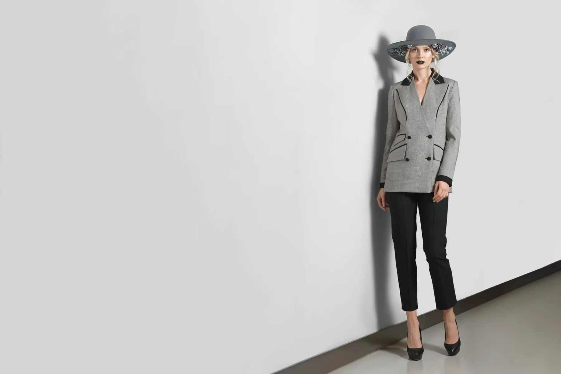 Horizontal full-length portrait crop example